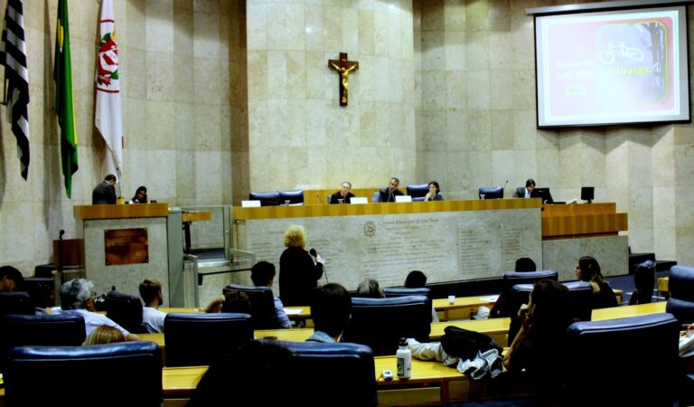 Câmara de São Paulo Aprova Reajuste de 5,2% para Servidores Municipais Câmara de São Paulo Aprova Reajuste de 5,2% para Servidores Municipais